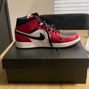 Air Jordan 1 Mid Black/Black-Gym Red Noir/Rouge Gym/Noir
